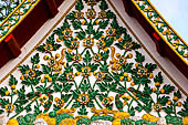 Bangkok Wat Pho, decorations of the gables. 